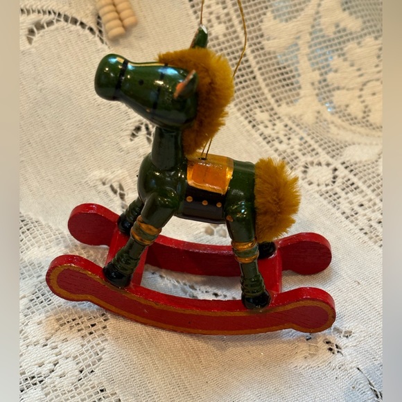 3 vintage wooden small ornaments Santa, cuckoo clock, rocking horse - Picture 4 of 6